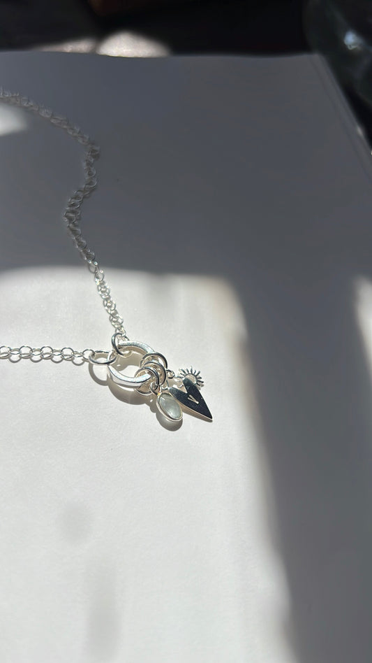 Collar con dije CSILLA